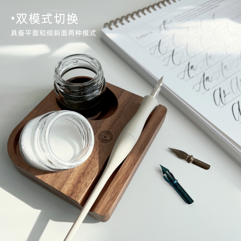 结衣升级版墨水座太绝了！英文书法蘸水笔架笔搁笔密封容器玻璃樽胡桃木，这波不冲亏麻了