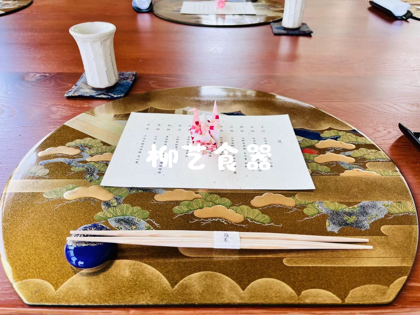 日本怀石会席板前Omakase料理：一场视觉与味觉的盛宴，漆器托盘下的美食艺术