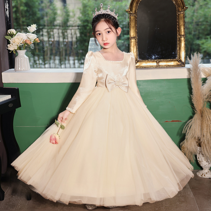 儿童礼服女童公主裙：高端轻奢，小众花童婚礼连衣裙，小女孩钢琴演出服的选择秘籍！