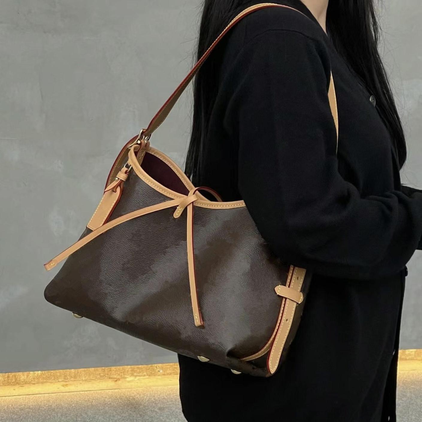 宝格丽与LV：奢侈品界的双子星，谁更胜一筹？