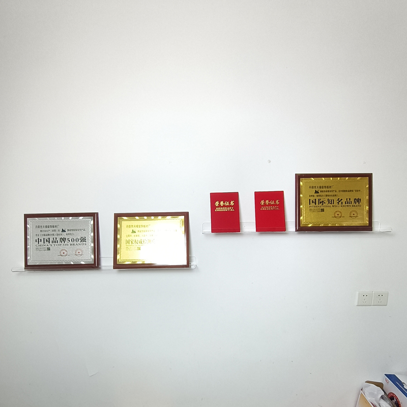 荣耀时刻，如何打造专属荣誉墙？定制壁挂式奖杯奖牌展示架攻略