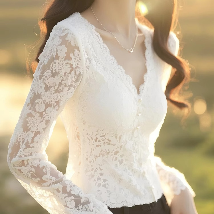 法式白色蕾丝衫适合什么样的人群？2026年的流行趋势是什么？