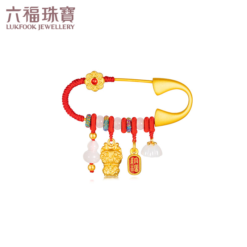 六福珠宝黄金胸针太绝了！福满传家设计美到窒息，这波不买亏大了