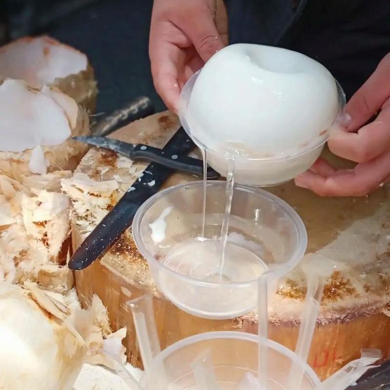 纯天然零添加网红椰子蛋青椰椰子蛋(嫩肉)顺丰包邮(配吸管手套)，热带风情的味觉盛宴！
