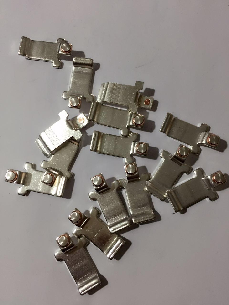 接触器AF12Z-30-01-21：高效节能，一触即发的控制神器！