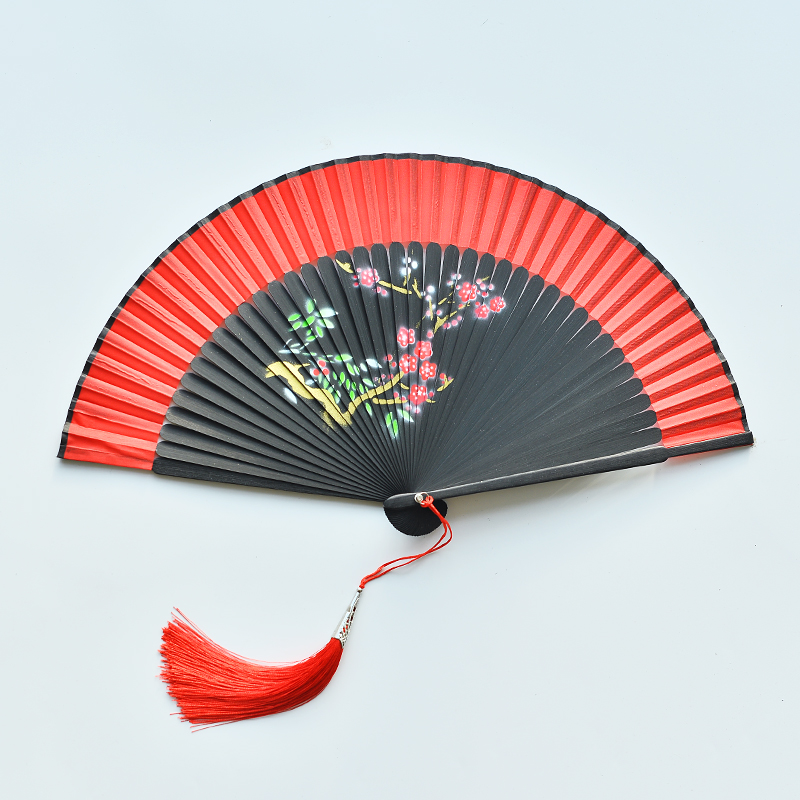 空手道比赛裁判旗：揭秘红/蓝与日式红/白旗的秘密！