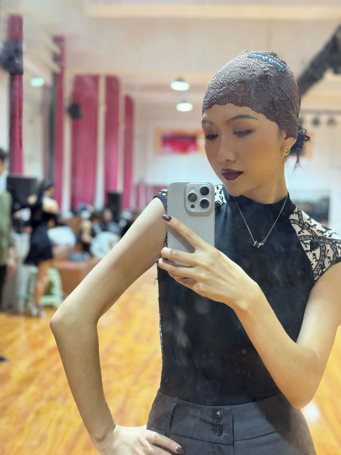 拉丁舞显瘦秘籍：如何选择夏季新款摩登成人练功服？
