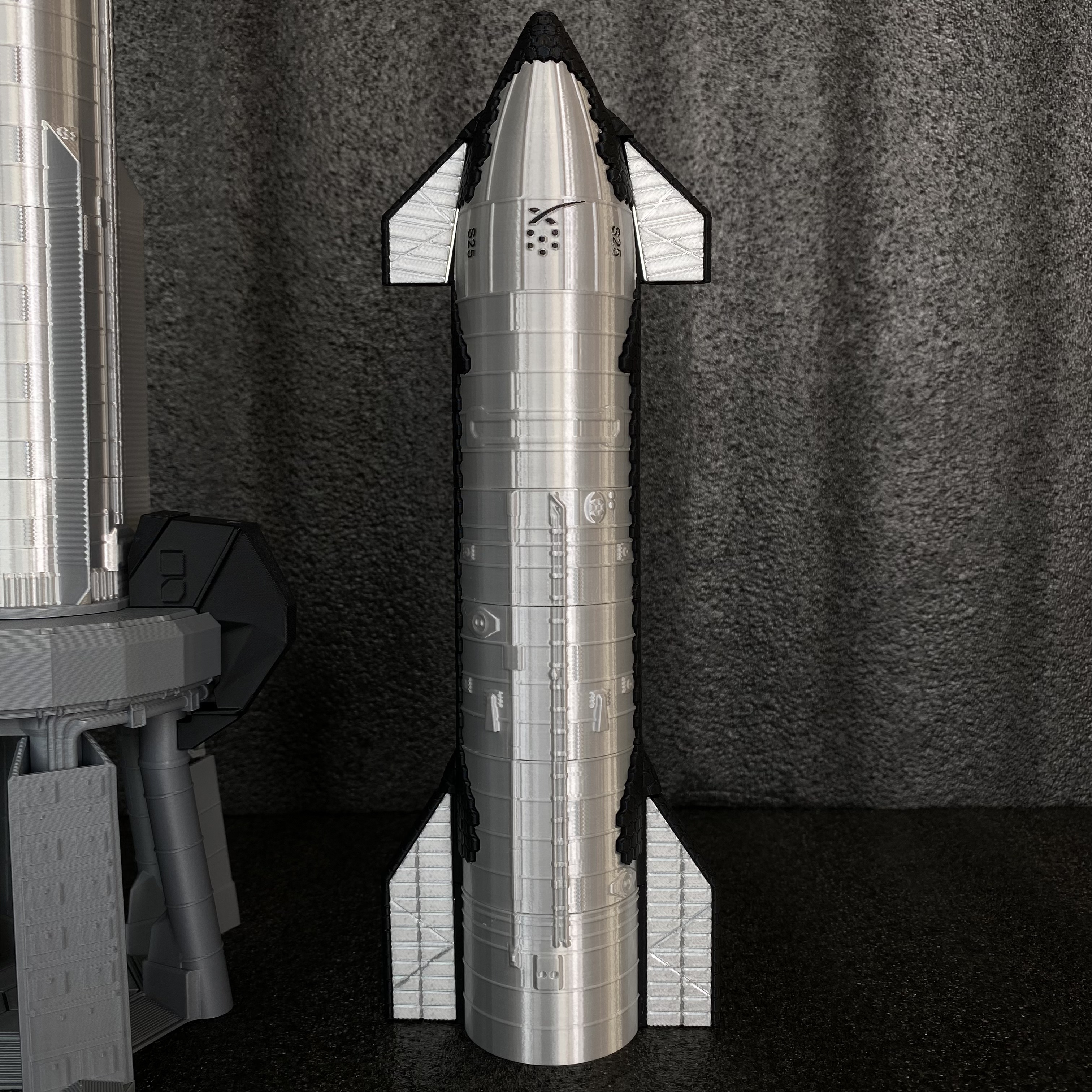 SpaceX星舰第八次发射：星辰大海中的非凡旅程
