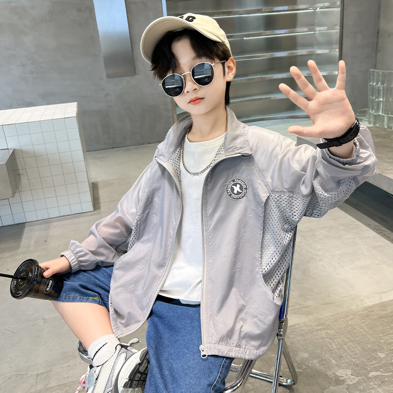 2025新款男童夏季防晒服：给孩子最好的夏日保护，中大儿童男孩必备薄款冰丝上衣！