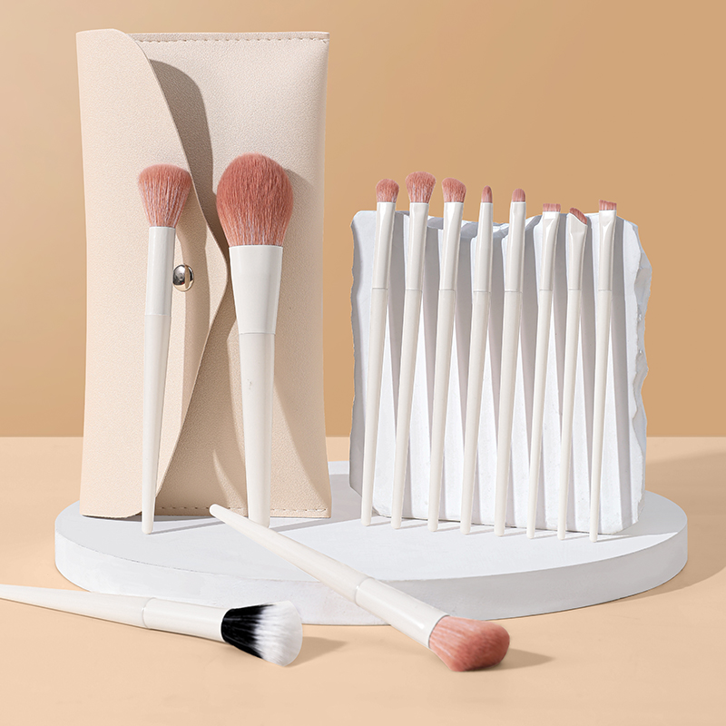 空山新雨踏歌116波浪形修容刷：贴合脸部轮廓，打造立体妆容神器！