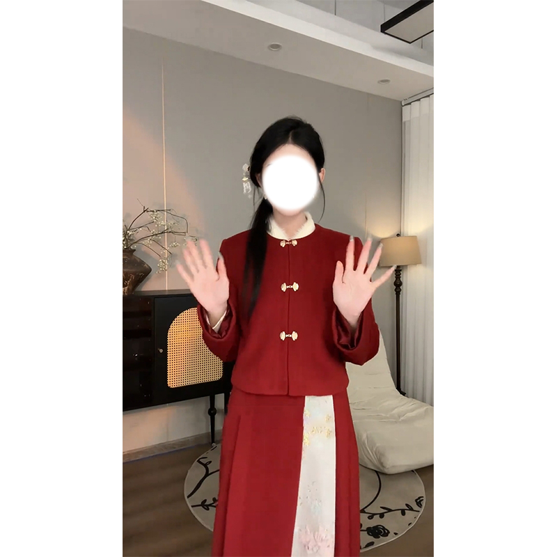 冬装马面裙正红色好看吗？宝藏搭配指南，让你美到炸裂！