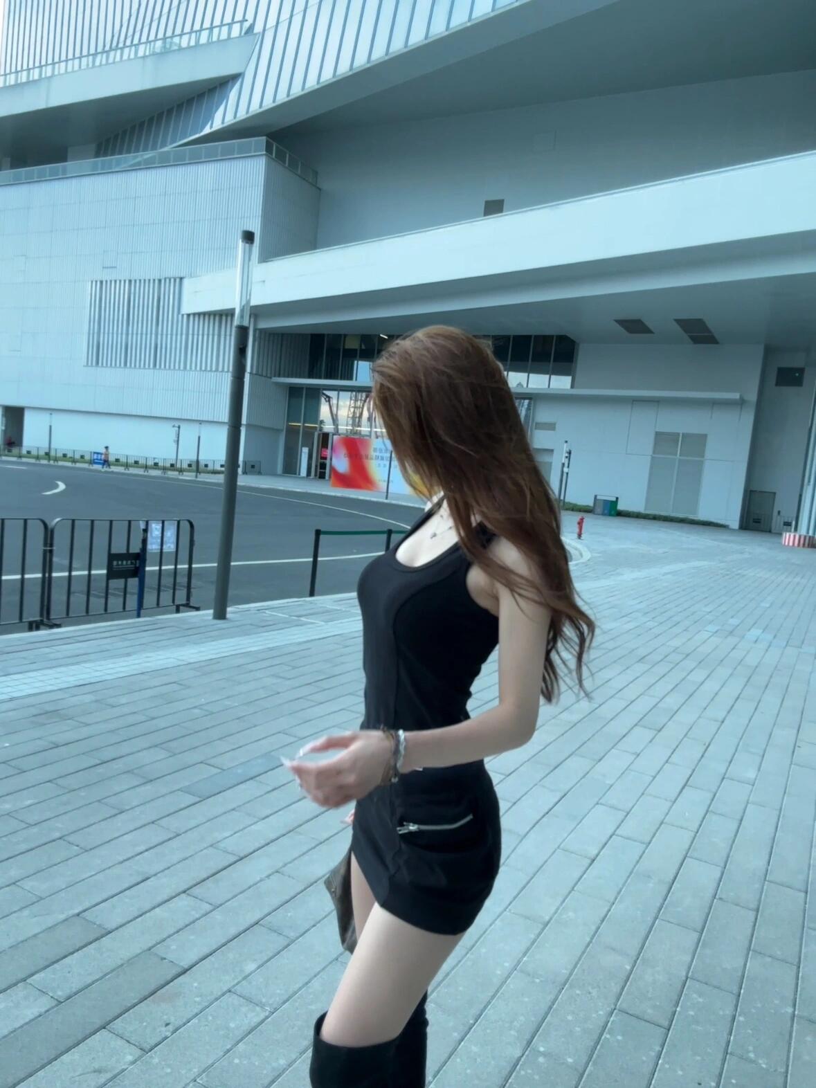现货STAR MAN 1/6紫紧身吊带连衣裙版VS白背心黑短裙版，谁才是你的梦中情“娃”？