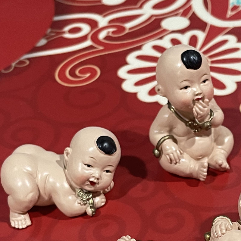 金童玉女压床娃娃：婚礼必备，寓意吉祥的高档婚房装饰品