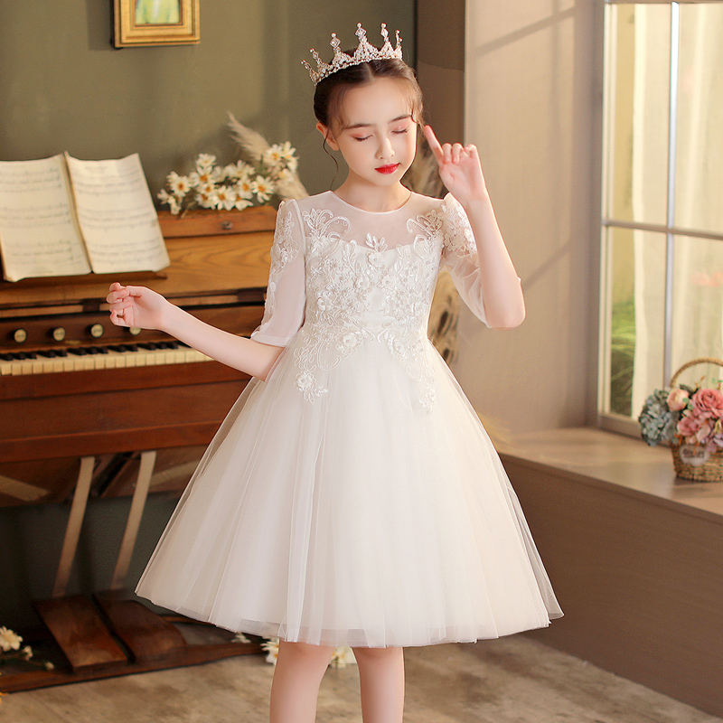哑光贡缎公主裙面料：如何挑选最适合你的婚纱礼服面料？