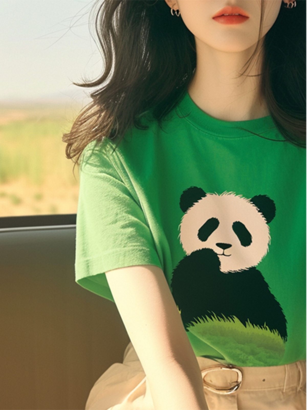 夏季独特别致多巴胺绝美上衣：薄荷曼波风绿色印花短袖T恤，穿出你的夏日风情！