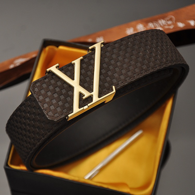 LV皮带打孔的秘密：奢侈品护理的艺术
