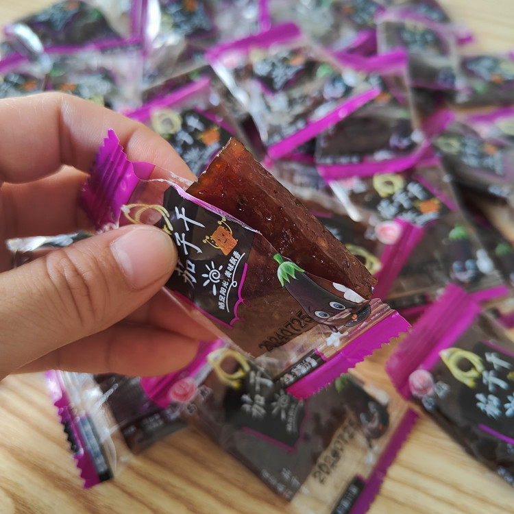 昌彪茄子干500克：江西上饶微辣特产，独立小包装，包邮尝鲜！