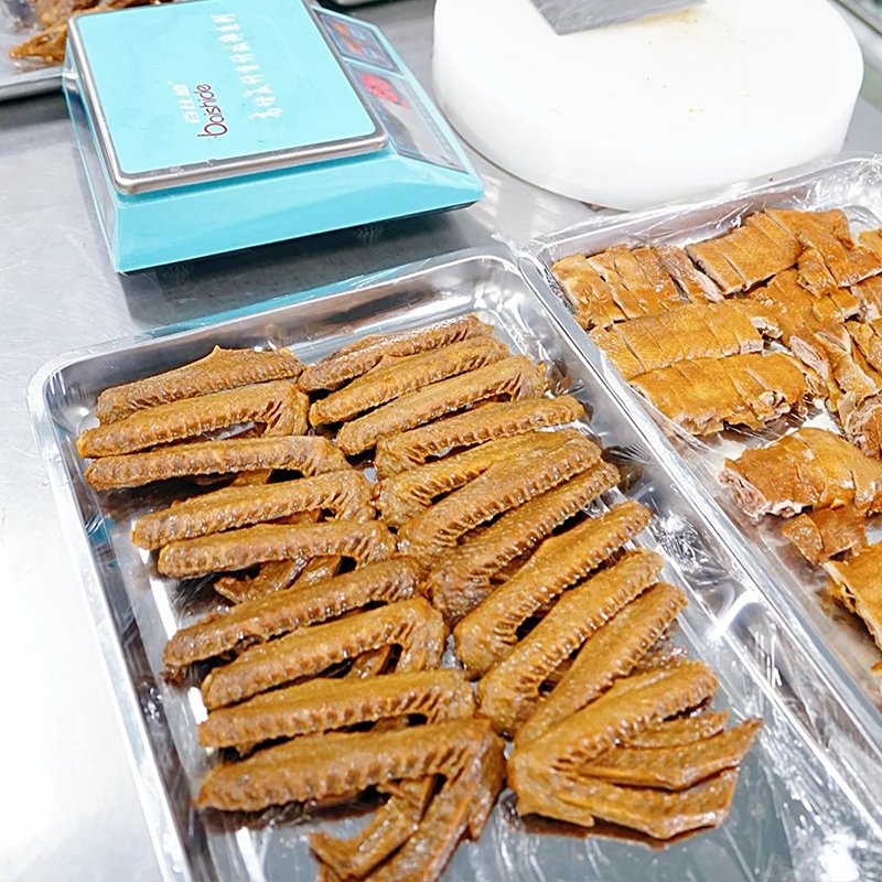 解馋神器！5个鹅翅5个鹅掌，开袋即食，美味来袭！✨