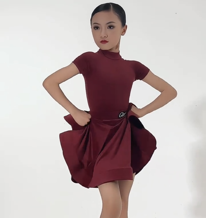 儿童拉丁舞服女少儿练功考级舞蹈小高领短袖分体鱼摆裙比赛规定服！这颜值我直接跪了！
