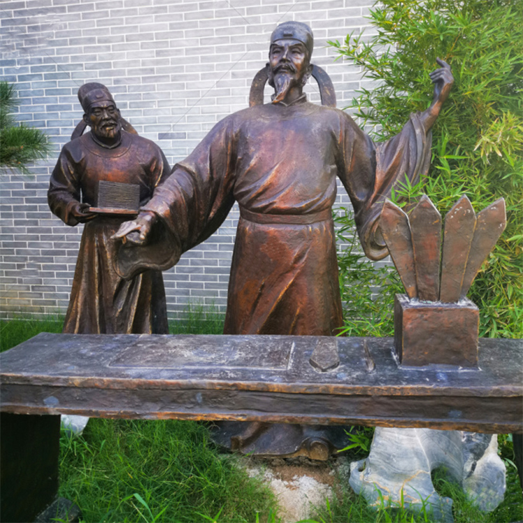 玻璃钢雕塑：致敬英雄，点亮校园文化