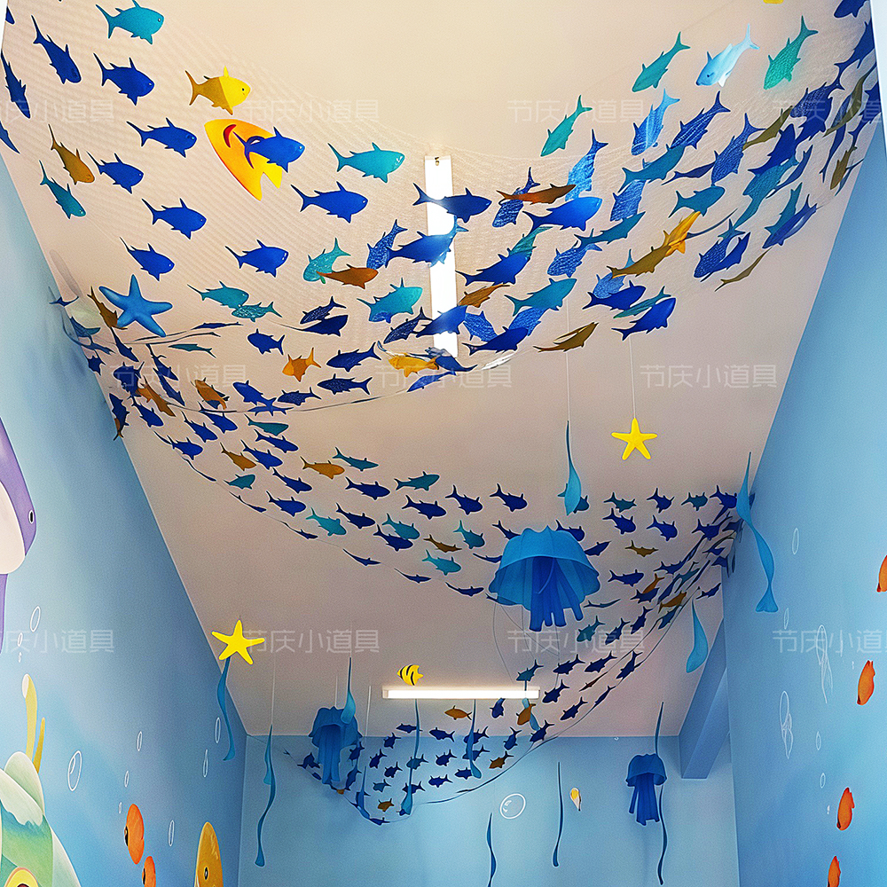 幼儿园环境布置大揭秘：区角隔断+悬挂展示作品，手工草编织门帘吊饰挂饰，打造温馨学习空间