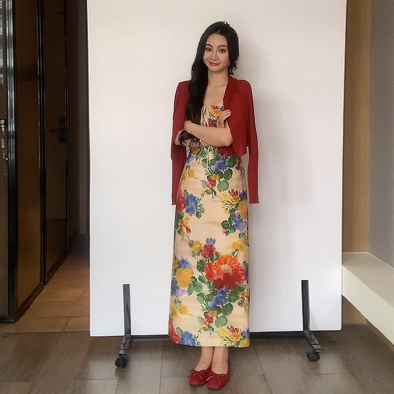 如何画出漂漂亮亮的裙子？新手也能轻松掌握！