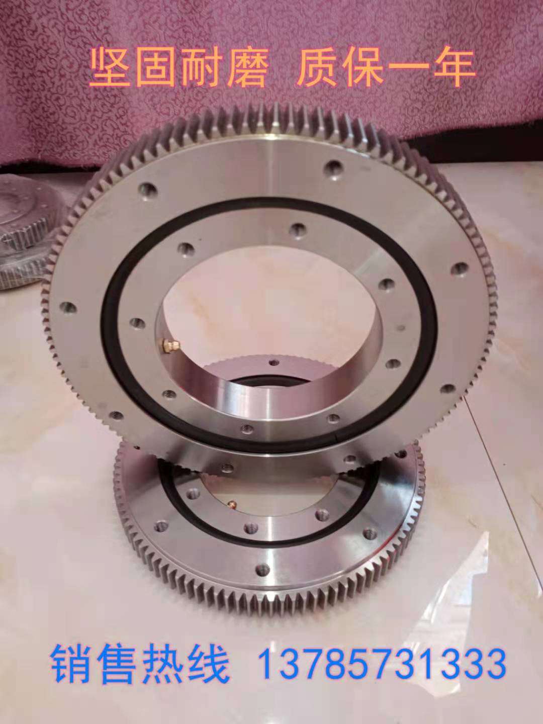 外齿回转支承轴承：小型设备旋转轴承平台的秘密武器，解锁机械臂回转支撑新境界！