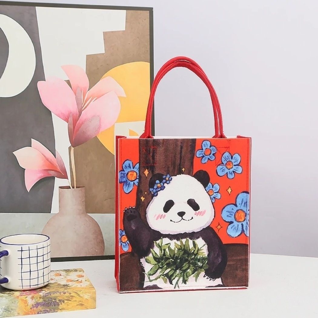 国潮邮政熊猫花花礼品袋：潮流与实用兼备的毛毡包！