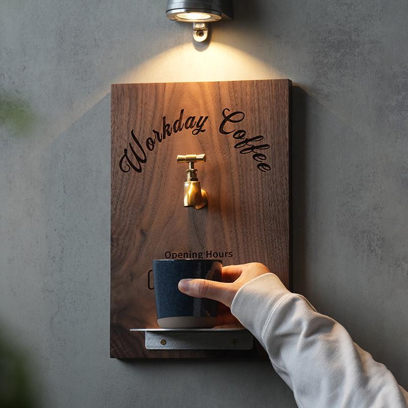 咖啡店装饰新风尚：趣味装置水龙头，打卡招牌门牌，奶茶酒馆定制墙，引领潮流打卡新地标！