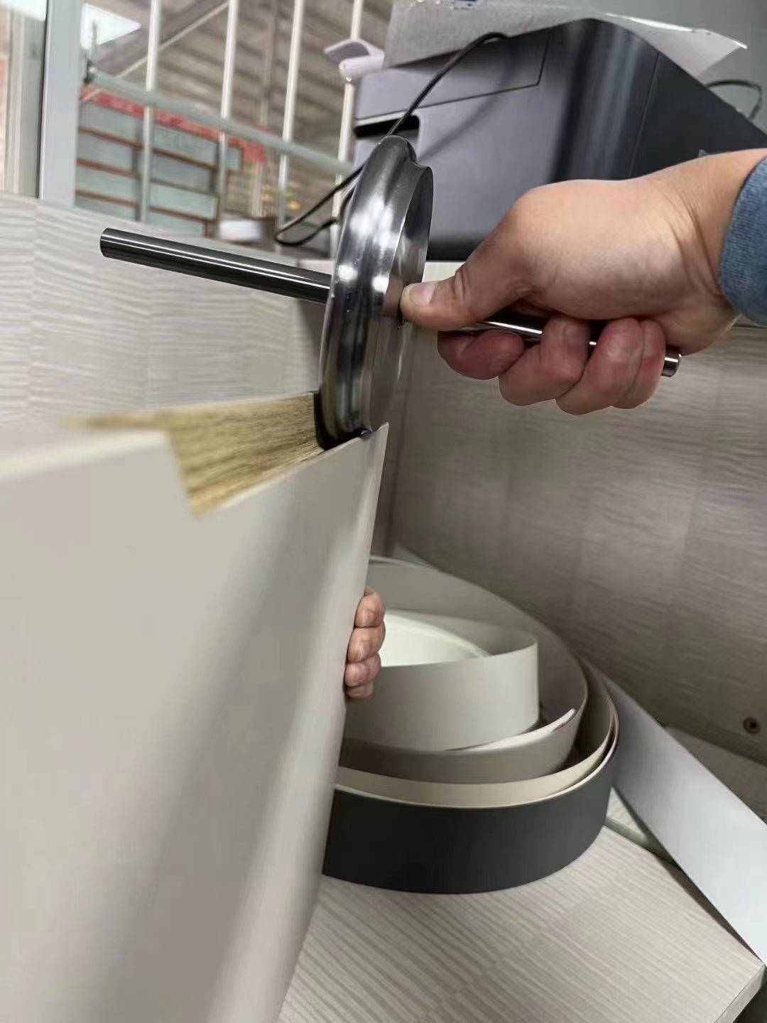 柜门免拉手神器大揭秘：硅胶模块、木头模块、刀具压贴模具全解析！
