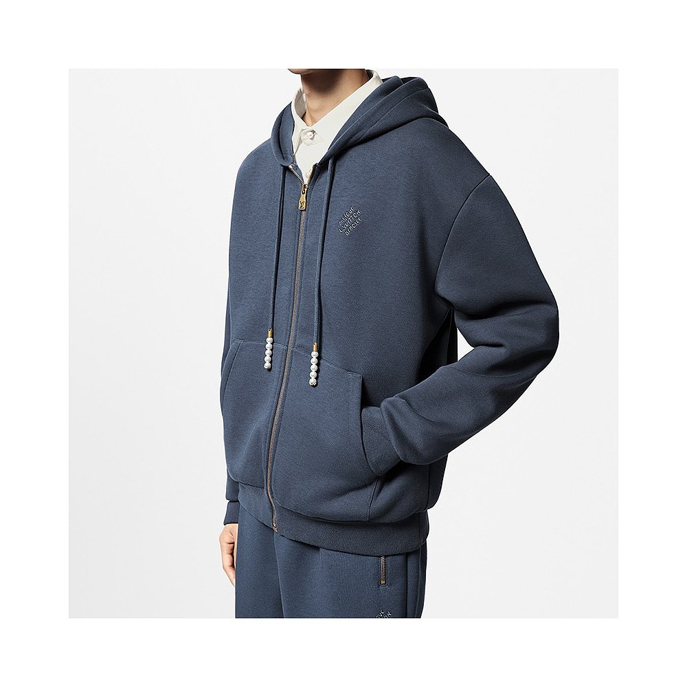 为什么路易威登LV的衣服如此昂贵？