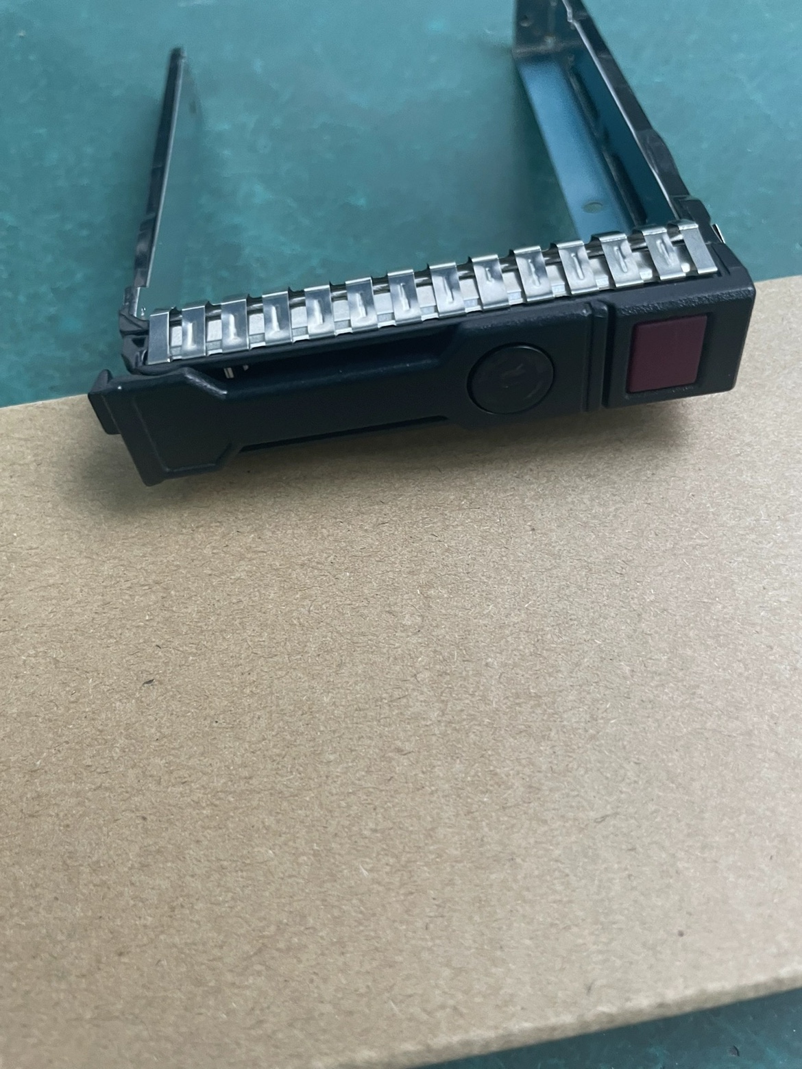 全新651687-001 &amp; 651699硬盘托架：HPE DL380 G9 &amp; DL360 G8升级必备神器！