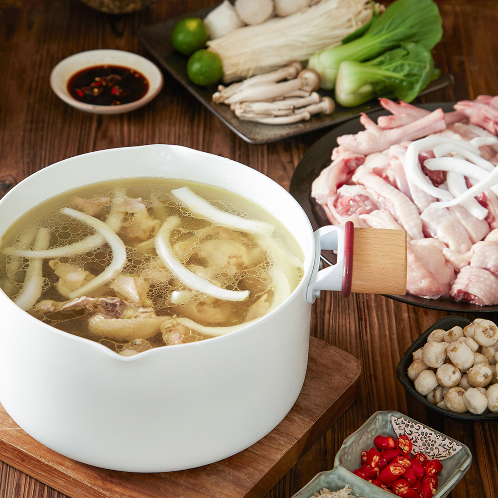 海南椰子鸡火锅套餐：鲜美滋味，带你穿越到热带海岛！