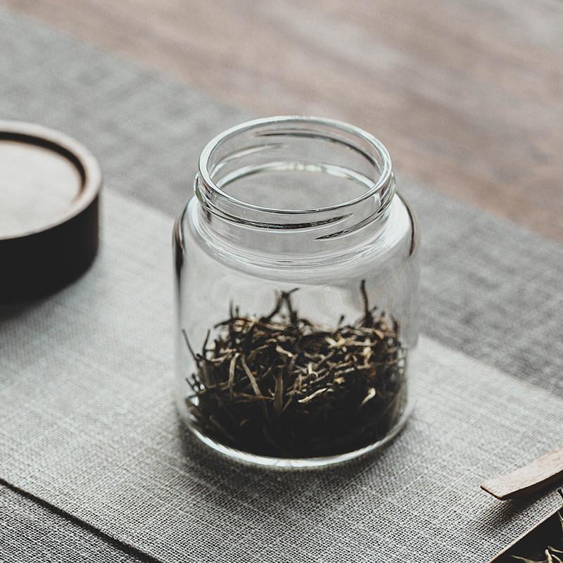 旋转木盖玻璃密封茶叶罐：你的茶香守护神，如何挑选才是王道？