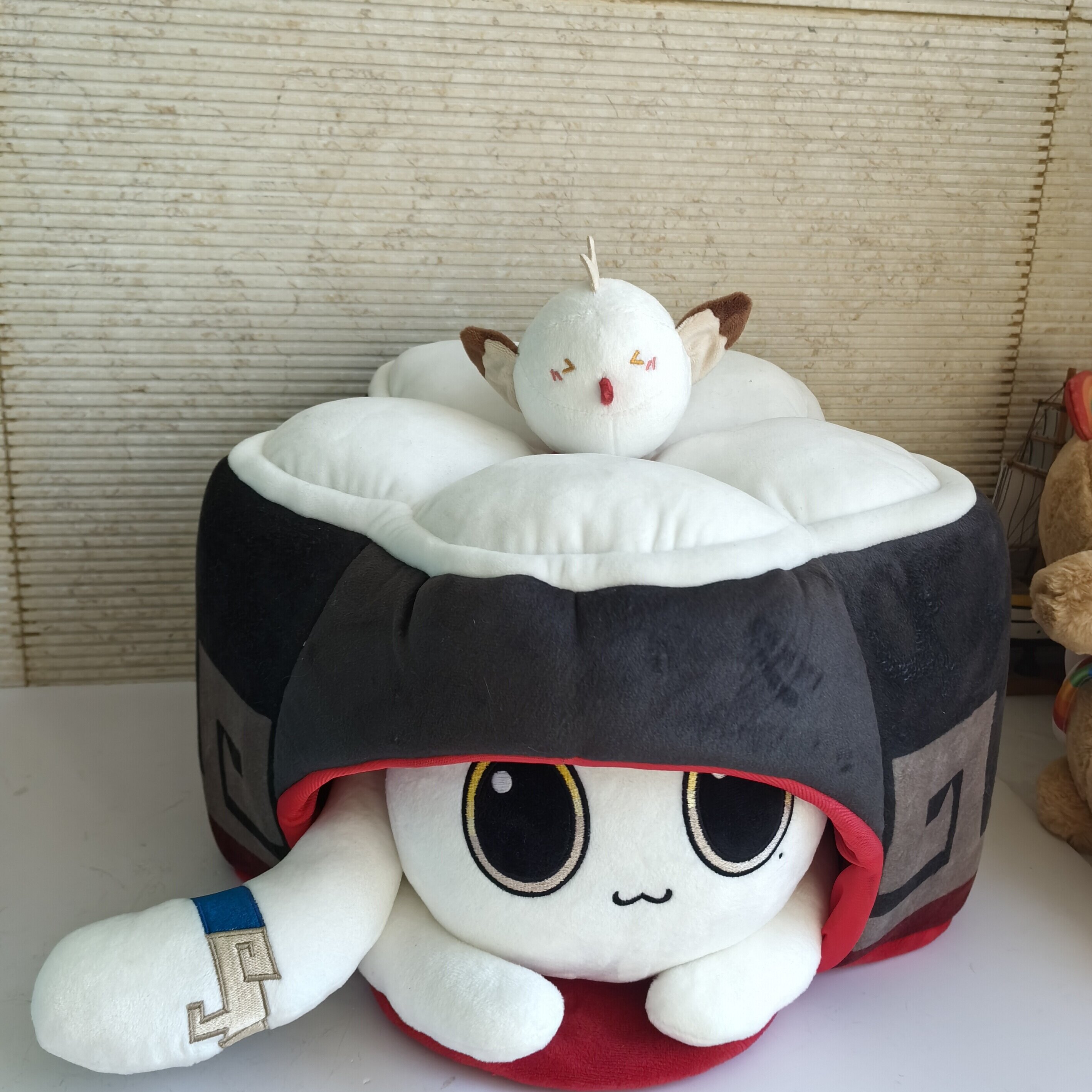什么是崩坏星穹饮月猫猫糕动漫周边？它适合哪个年龄段的孩子？