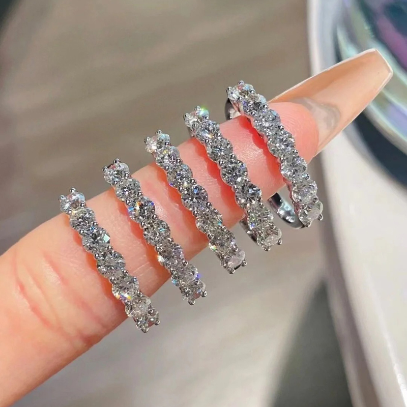 18K黄金八钻排钻戒指：闪耀你的指尖，南非真钻的魅力不容错过✨