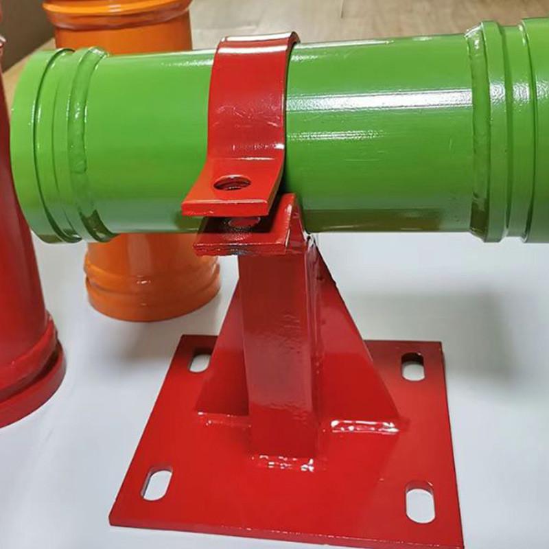 供应泵管烤漆支架双螺栓管托圆形固定管道管托碳钢混凝土泵管支架：工业设备中的隐形英雄