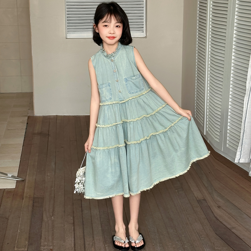 2025新款女童复古牛仔裙：韩版潮流来袭，大童无袖背带裙引领夏日新风尚！