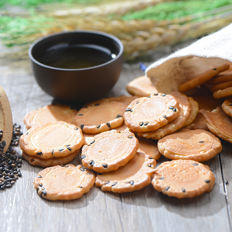 港益小元煎饼：一口一个的小确幸，零食界的“黑芝麻蛋圆”新宠！