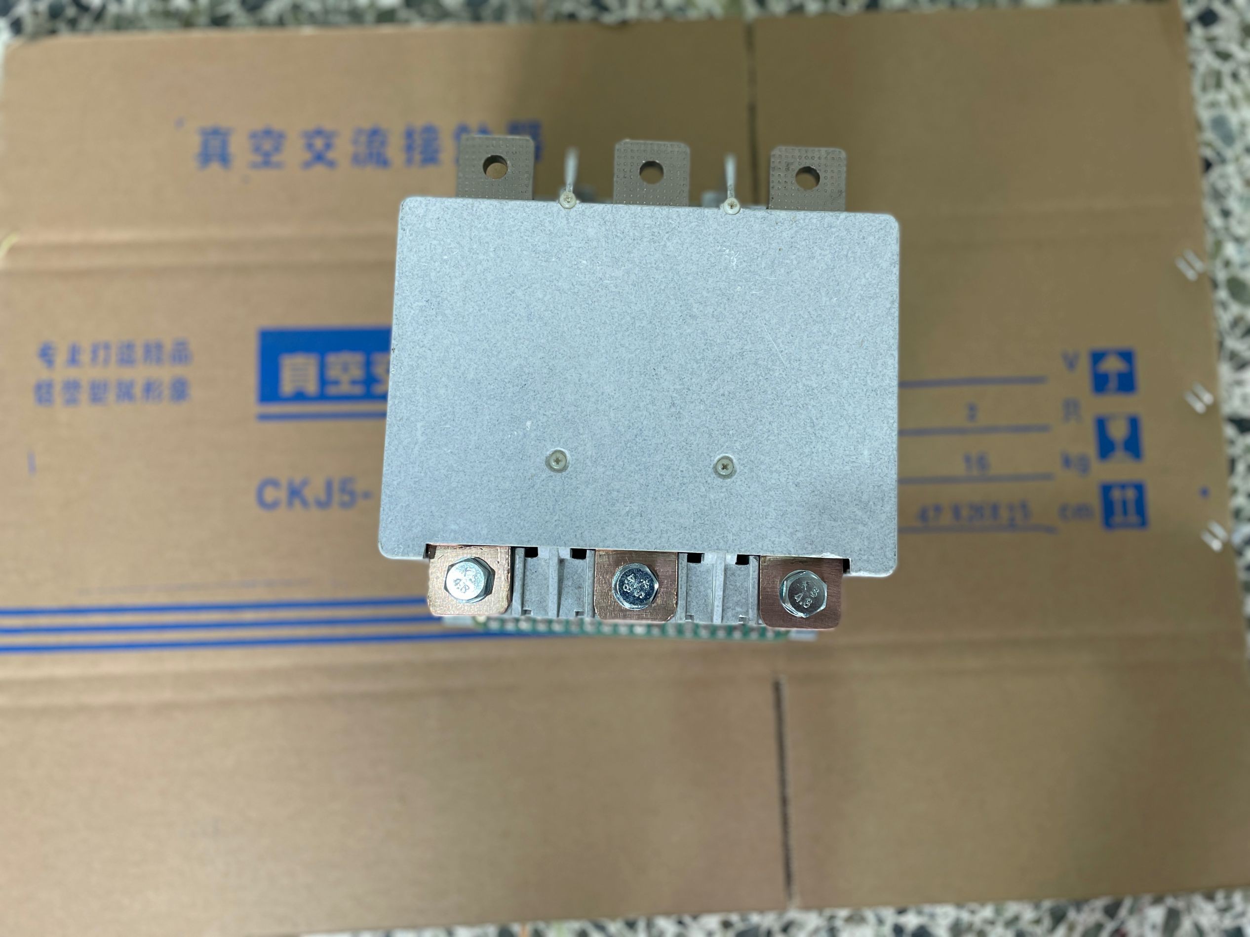 安平CKJ6A-400A/1.5KV交流真空接触器：昆山瑞普CKJ11-630A/3.6KV，工业电气新宠儿！