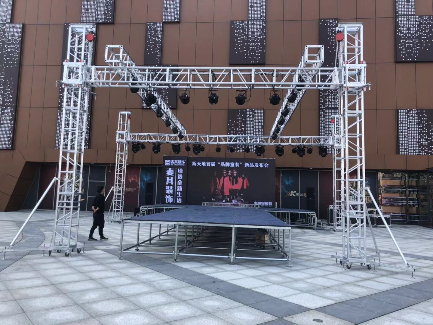 定制高强度铝合金舞台，婚礼派对必备神器，轻松搞定活动台架难题！