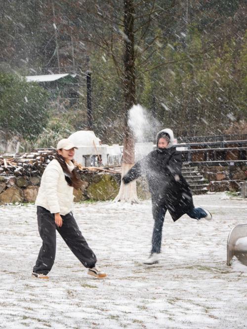 天天打雪仗,冬日里的欢乐时光——天天打雪仗