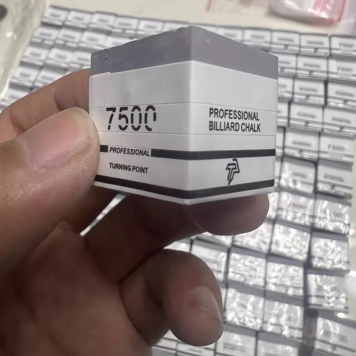 新品TP7500巧克粉单颗中式斯诺克台球油性干性巧粉球杆擦粉黑八球，解锁台球新境界！