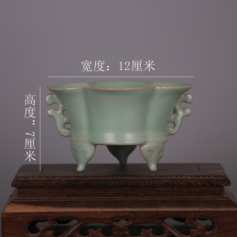 宋代汝窑三足炉：千年古瓷的魅力，老窑瓷器的瑰宝
