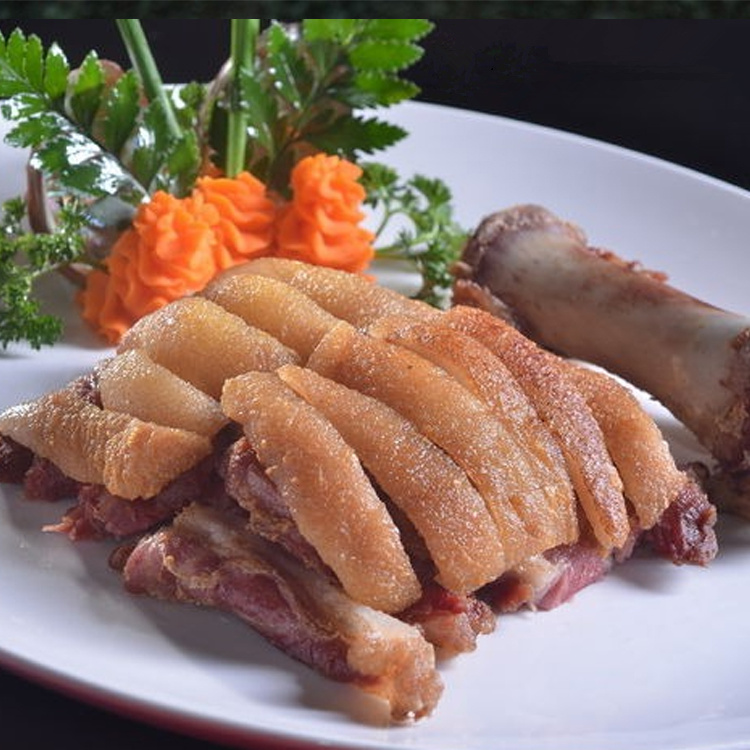 德国风味咸猪手：酒店特色菜背后的腌制秘籍大揭秘！