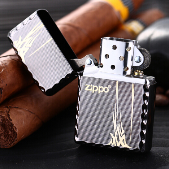 Zippo正版黑冰磨砂白冰芝宝zipoo煤油原装正品旗舰送礼男zp：点燃生活的小确幸