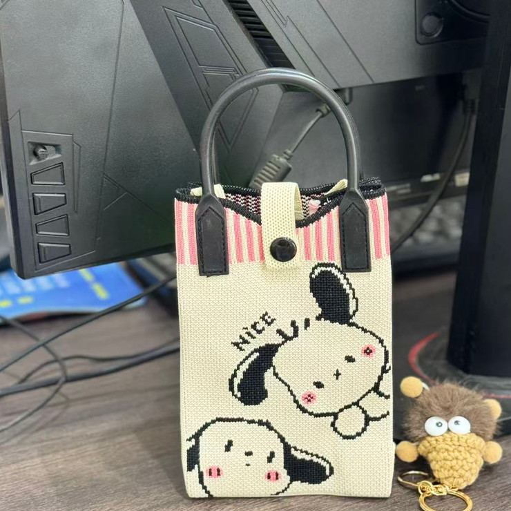 如何选择合适的亚克力版型斜挎手机包？