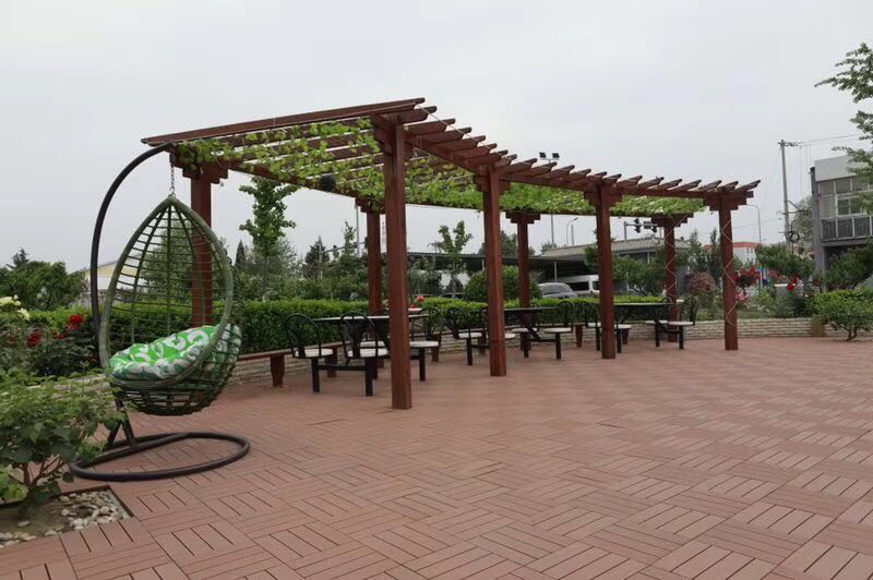 地板厂家批发木塑地板：生态塑木条空心户外防水防滑环保塑木板，户外装修的秘密武器！