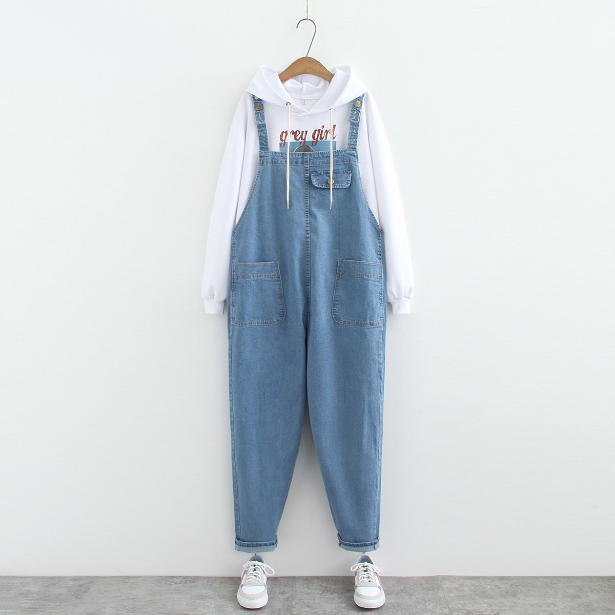 怀孕穿什么裤子最舒服？孕妇背带裤穿搭灵感+避雷指南来啦！