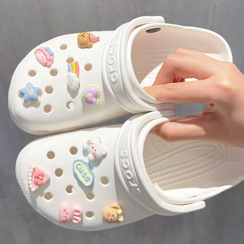Crocs卡骆驰智必星洞洞鞋鞋花，让你的夏天闪闪发光✨